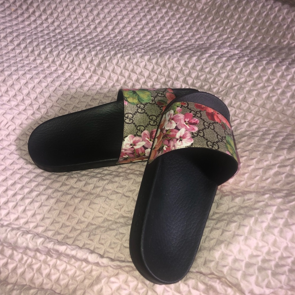 Gucci bloom sandals Size 8